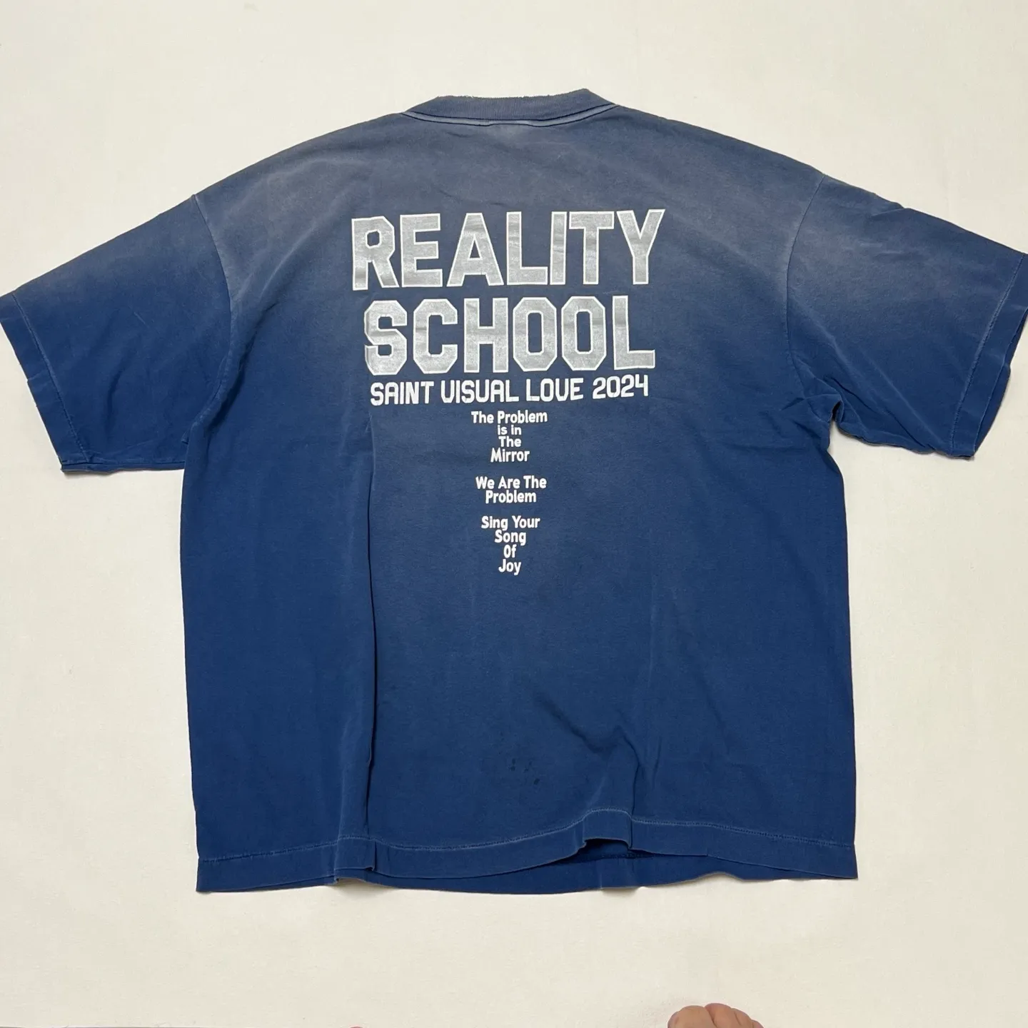 SAINT Mxxxxxx REALITY SCHOOL SS_TEE/NVY slogan distressed short-sleeves, washed blue S-XL, garment dyeing, horse fade, ultra-complex shearing and destruction treatment, correct version, cylindrical fabric, customized original consistent main mark/wash mark, original consistent silver powder printing, distressed treatment
